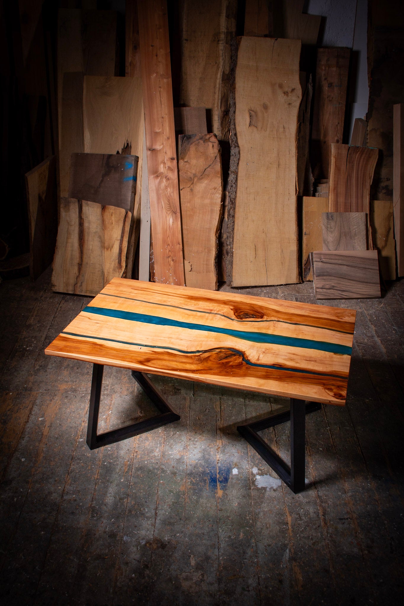 GussHolz - Ihr individueller Esstisch / Couchtisch / Beistelltisch / Tisch aus MünchenCouchtisch #Epoxidharztisch# #Rivertable# #Tisch# #München#