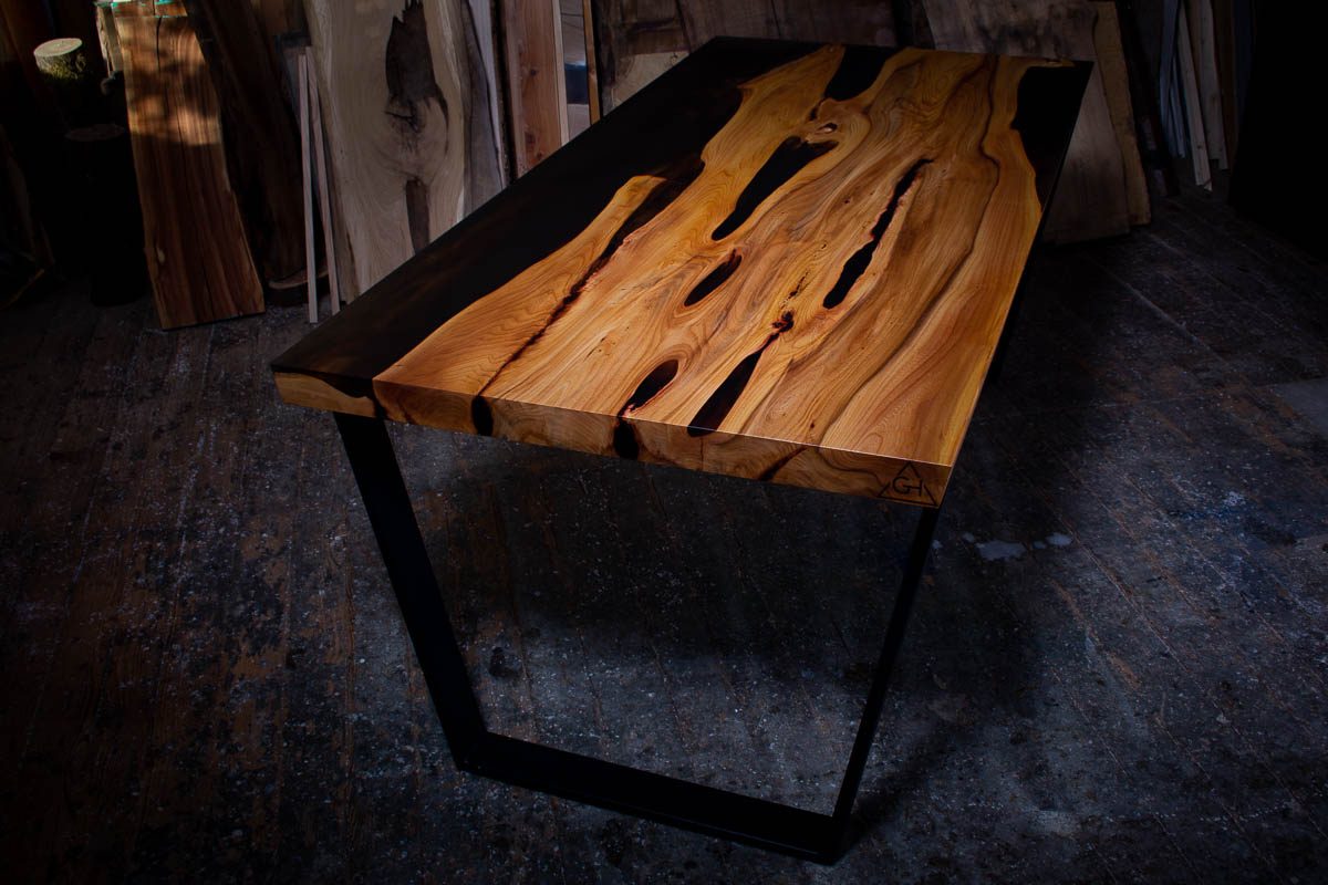 GussHolz - Ihr individueller Esstisch / Couchtisch / Beistelltisch / Tisch aus MünchenEsstisch #Epoxidharztisch# #Rivertable# #Tisch# #München#