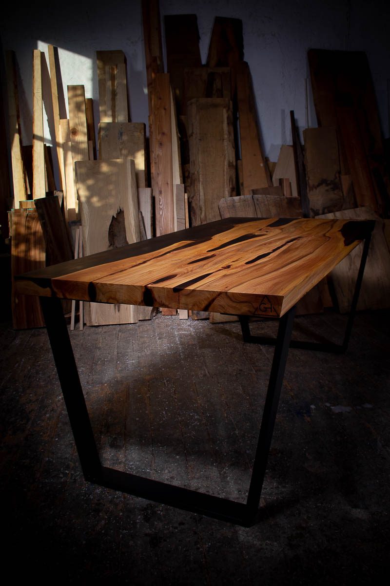 GussHolz - Ihr individueller Esstisch / Couchtisch / Beistelltisch / Tisch aus MünchenEsstisch #Epoxidharztisch# #Rivertable# #Tisch# #München#