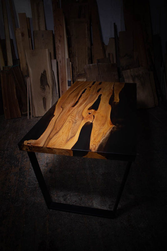 GussHolz - Ihr individueller Esstisch / Couchtisch / Beistelltisch / Tisch aus MünchenEsstisch #Epoxidharztisch# #Rivertable# #Tisch# #München#