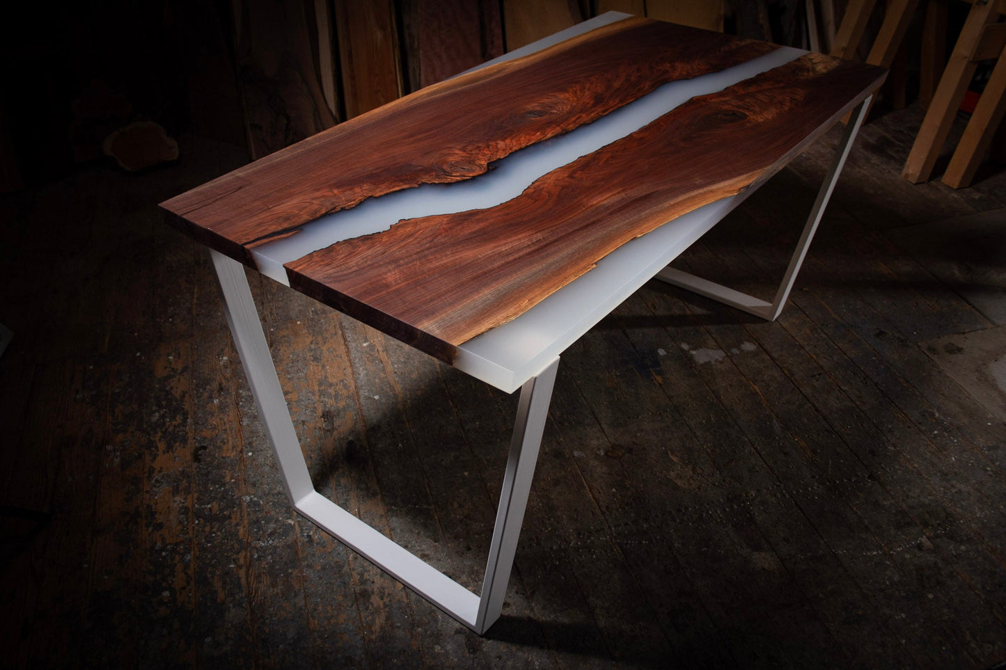 GussHolz - Ihr individueller Esstisch / Couchtisch / Beistelltisch / Tisch aus MünchenEsstisch #Epoxidharztisch# #Rivertable# #Tisch# #München#
