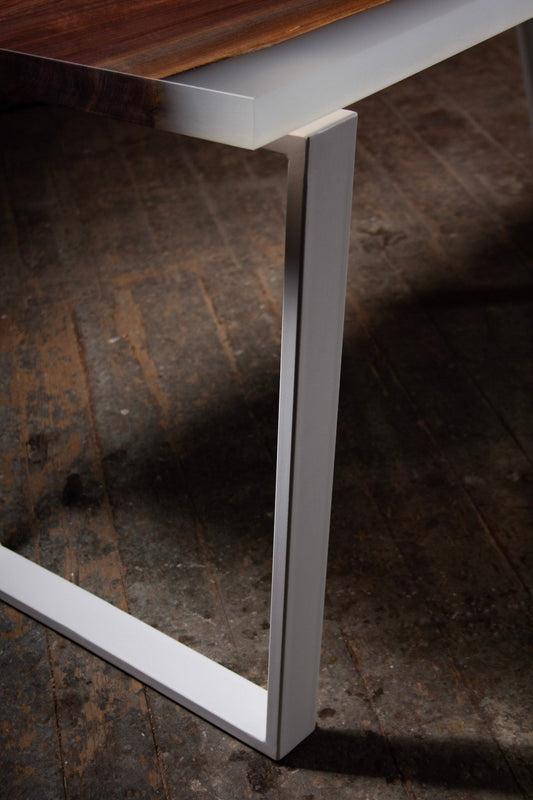 GussHolz - Ihr individueller Esstisch / Couchtisch / Beistelltisch / Tisch aus MünchenEsstisch #Epoxidharztisch# #Rivertable# #Tisch# #München#