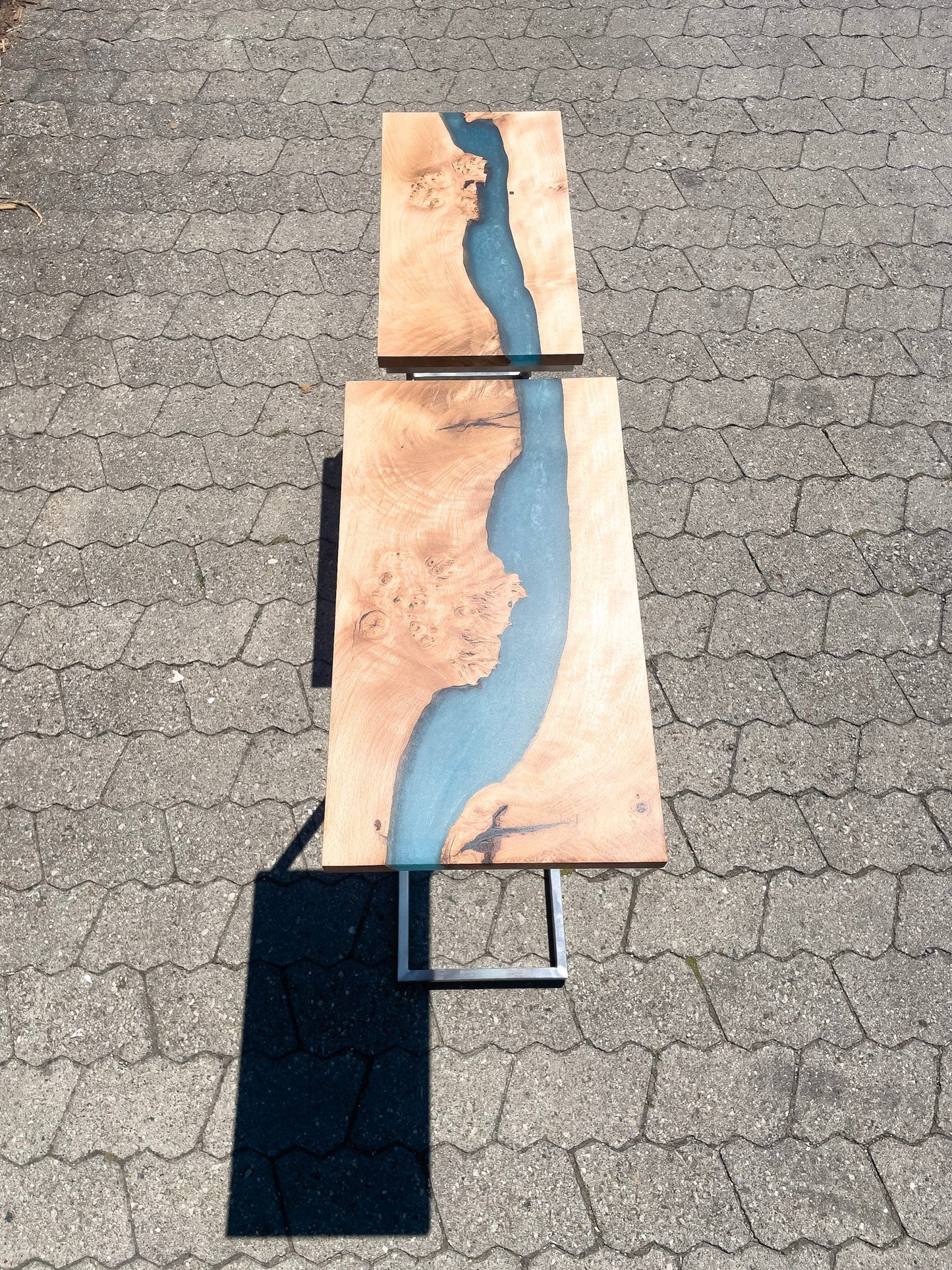 GussHolz - Ihr individueller Esstisch / Couchtisch / Beistelltisch / Tisch aus MünchenBeistelltisch #Epoxidharztisch# #Rivertable# #Tisch# #München#