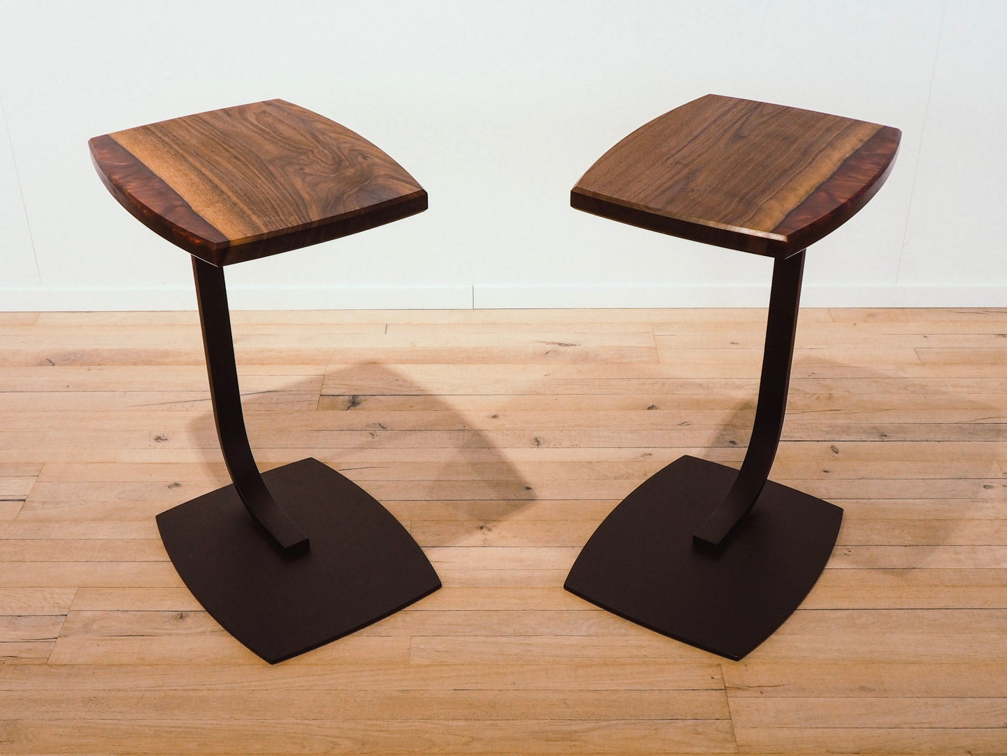 GussHolz - Ihr individueller Esstisch / Couchtisch / Beistelltisch / Tisch aus MünchenCouchtisch #Epoxidharztisch# #Rivertable# #Tisch# #München#