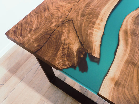 GussHolz - Ihr individueller Esstisch / Couchtisch / Beistelltisch / Tisch aus MünchenEsstisch #Epoxidharztisch# #Rivertable# #Tisch# #München#