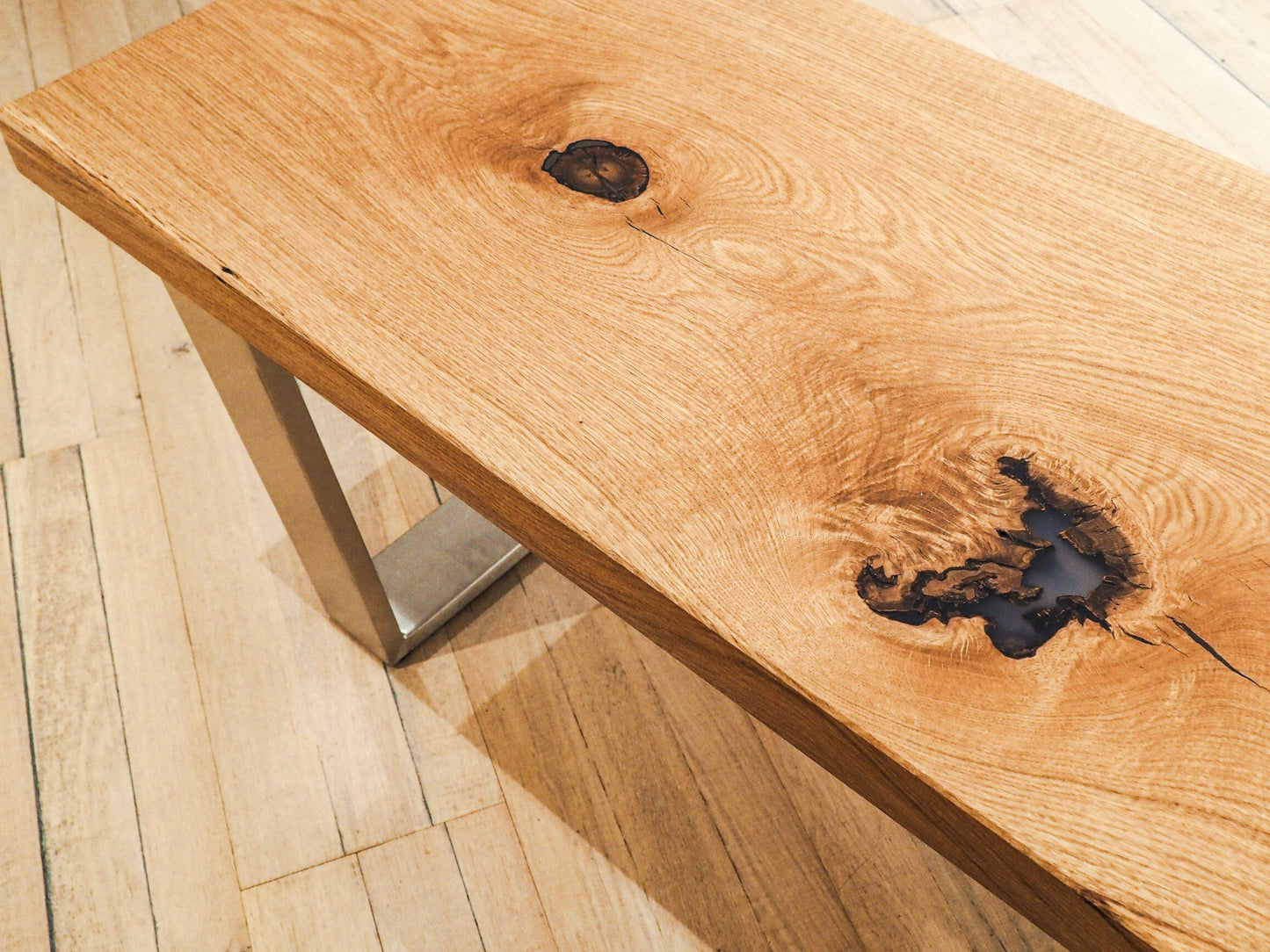 GussHolz - Ihr individueller Esstisch / Couchtisch / Beistelltisch / Tisch aus MünchenBank #Epoxidharztisch# #Rivertable# #Tisch# #München#