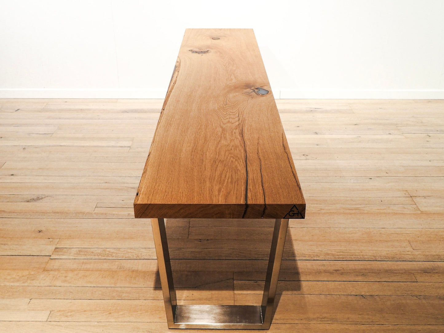GussHolz - Ihr individueller Esstisch / Couchtisch / Beistelltisch / Tisch aus MünchenBank #Epoxidharztisch# #Rivertable# #Tisch# #München#