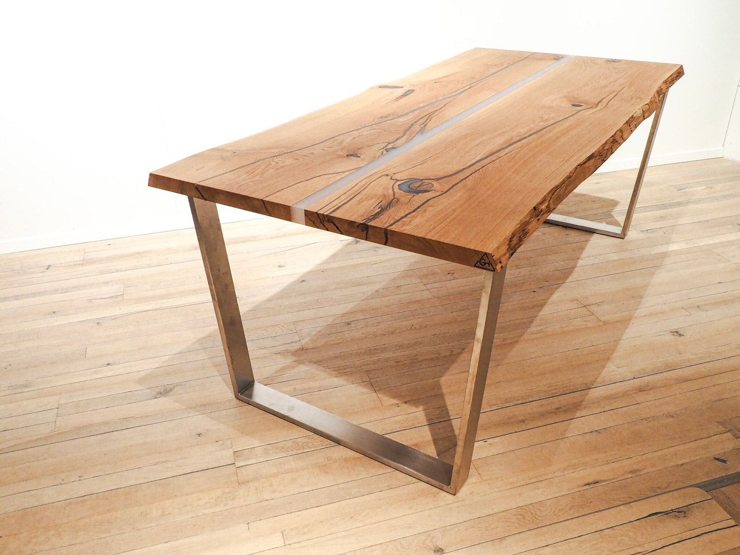 GussHolz - Ihr individueller Esstisch / Couchtisch / Beistelltisch / Tisch aus MünchenEsstisch #Epoxidharztisch# #Rivertable# #Tisch# #München#