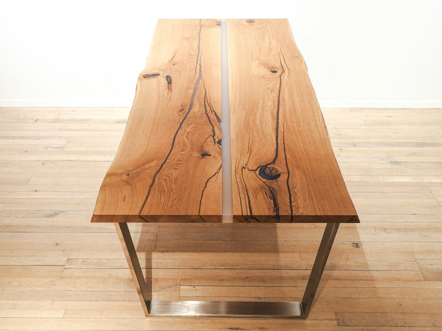 GussHolz - Ihr individueller Esstisch / Couchtisch / Beistelltisch / Tisch aus MünchenEsstisch #Epoxidharztisch# #Rivertable# #Tisch# #München#