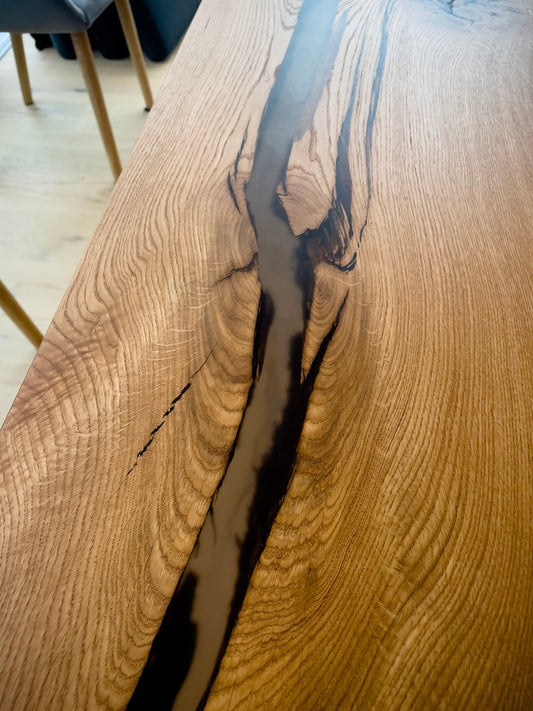 GussHolz - Ihr individueller Esstisch / Couchtisch / Beistelltisch / Tisch aus MünchenEsstisch #Epoxidharztisch# #Rivertable# #Tisch# #München#