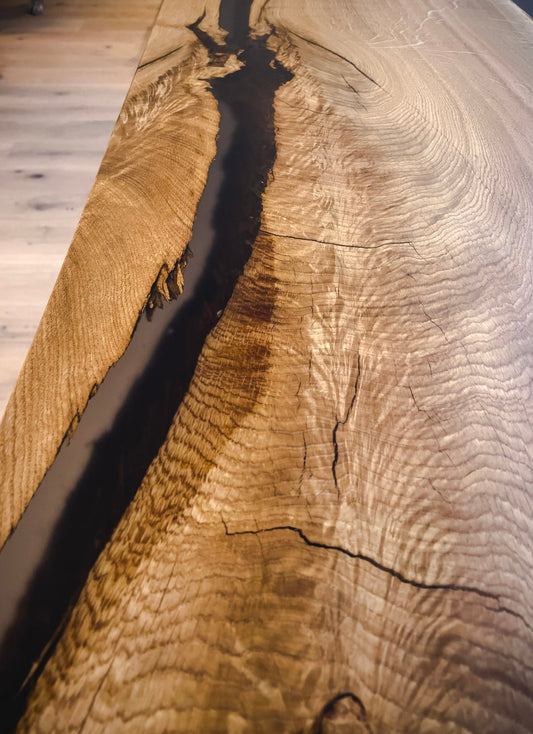 GussHolz - Ihr individueller Esstisch / Couchtisch / Beistelltisch / Tisch aus MünchenEsstisch #Epoxidharztisch# #Rivertable# #Tisch# #München#