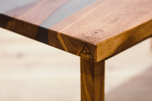 GussHolz - Ihr individueller Esstisch / Couchtisch / Beistelltisch / Tisch aus MünchenCouchtisch #Epoxidharztisch# #Rivertable# #Tisch# #München#