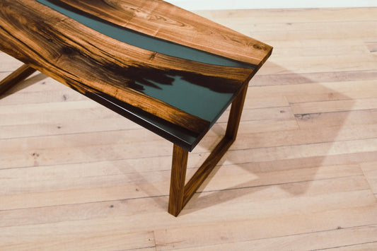 GussHolz - Ihr individueller Esstisch / Couchtisch / Beistelltisch / Tisch aus MünchenCouchtisch #Epoxidharztisch# #Rivertable# #Tisch# #München#