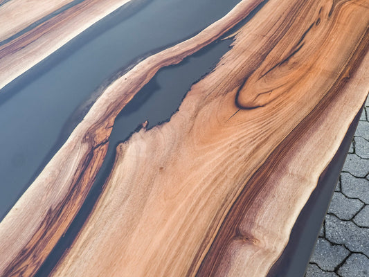 GussHolz - Ihr individueller Esstisch / Couchtisch / Beistelltisch / Tisch aus MünchenEsstisch #Epoxidharztisch# #Rivertable# #Tisch# #München#