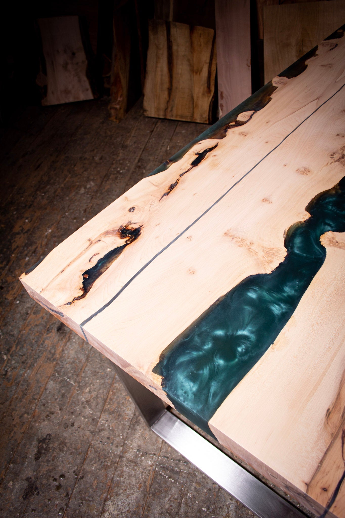 GussHolz - Ihr individueller Esstisch / Couchtisch / Beistelltisch / Tisch aus MünchenEsstisch #Epoxidharztisch# #Rivertable# #Tisch# #München#