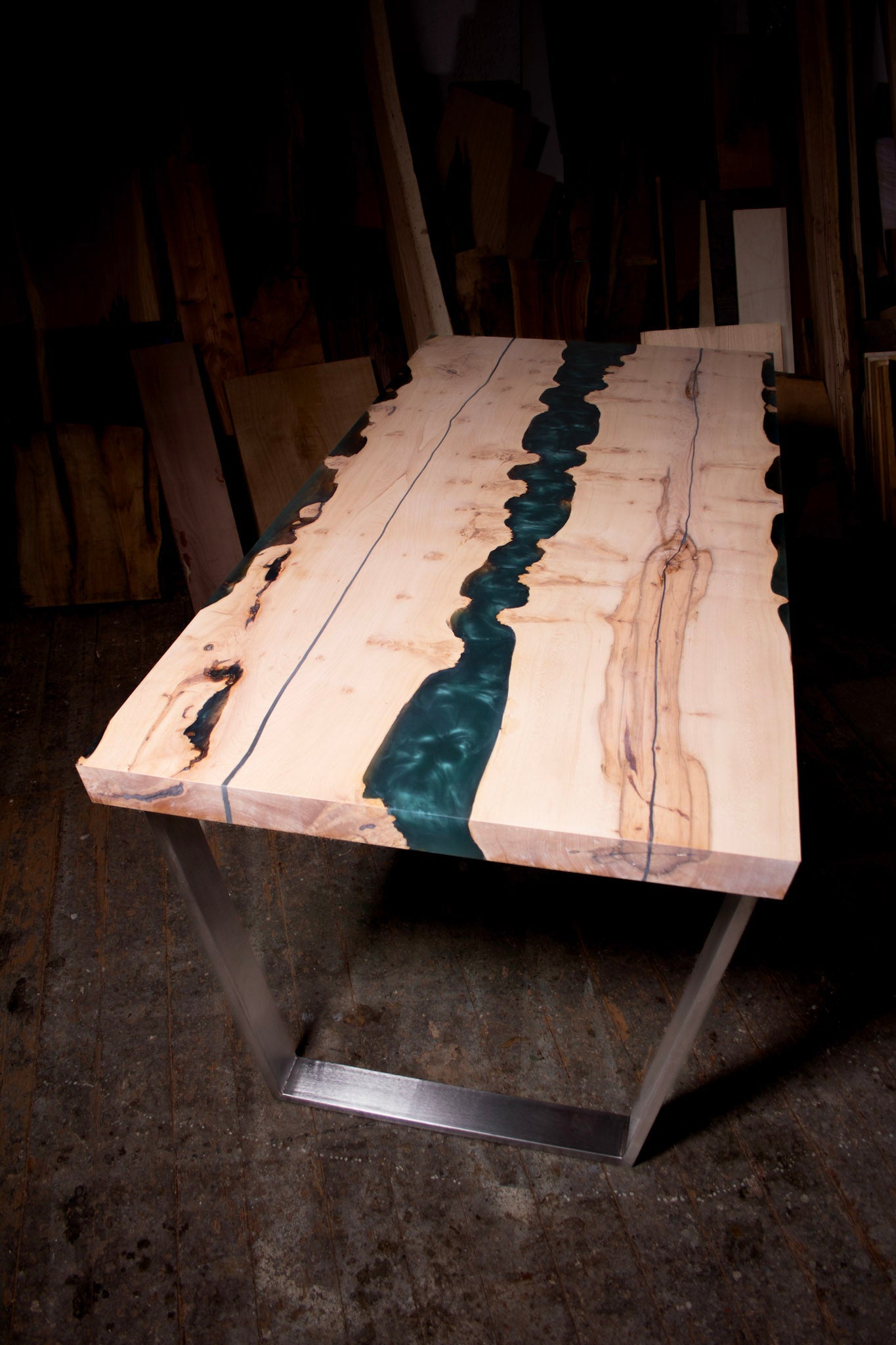 GussHolz - Ihr individueller Esstisch / Couchtisch / Beistelltisch / Tisch aus MünchenEsstisch #Epoxidharztisch# #Rivertable# #Tisch# #München#