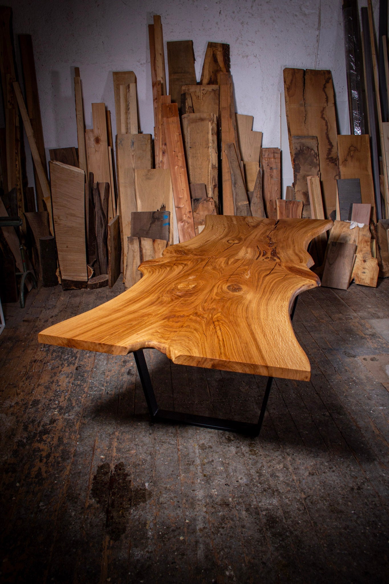 GussHolz - Ihr individueller Esstisch / Couchtisch / Beistelltisch / Tisch aus MünchenKonferenztisch #Epoxidharztisch# #Rivertable# #Tisch# #München#