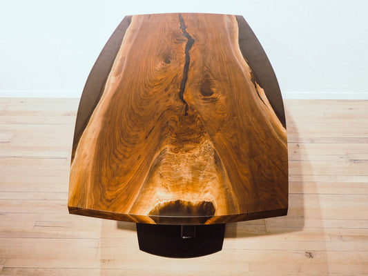 GussHolz - Ihr individueller Esstisch / Couchtisch / Beistelltisch / Tisch aus MünchenEsstisch #Epoxidharztisch# #Rivertable# #Tisch# #München#