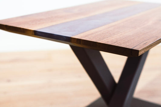 GussHolz - Ihr individueller Esstisch / Couchtisch / Beistelltisch / Tisch aus MünchenCouchtisch #Epoxidharztisch# #Rivertable# #Tisch# #München#