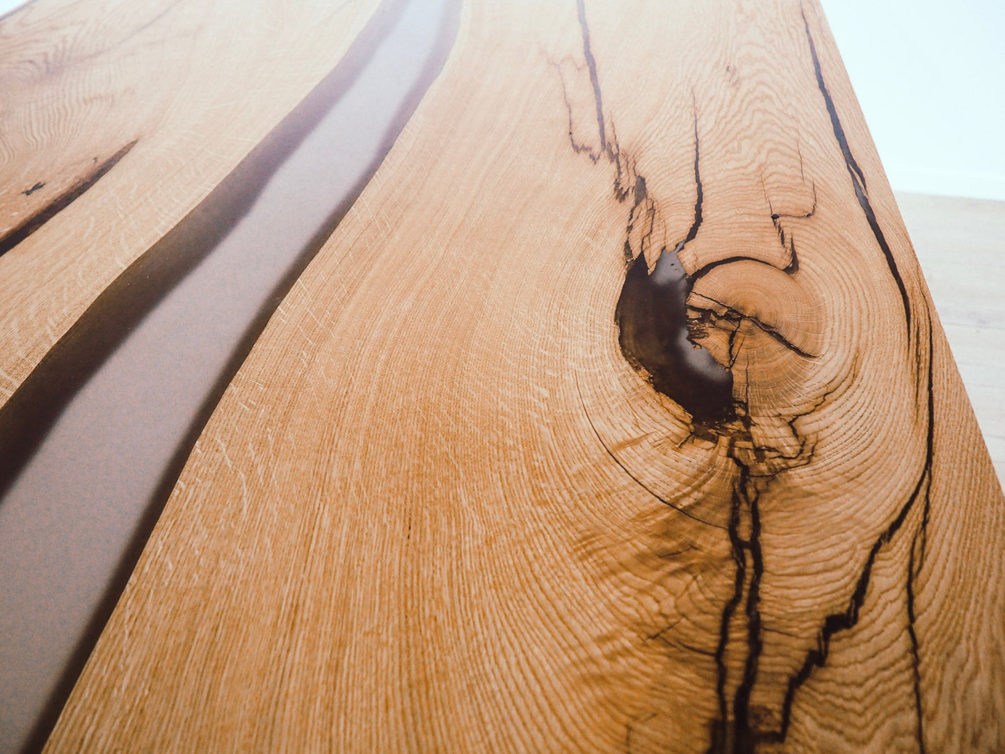 GussHolz - Ihr individueller Esstisch / Couchtisch / Beistelltisch / Tisch aus MünchenEsstisch #Epoxidharztisch# #Rivertable# #Tisch# #München#