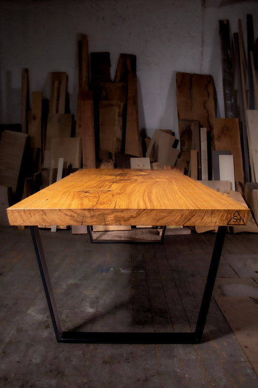 GussHolz - Ihr individueller Esstisch / Couchtisch / Beistelltisch / Tisch aus MünchenBeistelltisch #Epoxidharztisch# #Rivertable# #Tisch# #München#