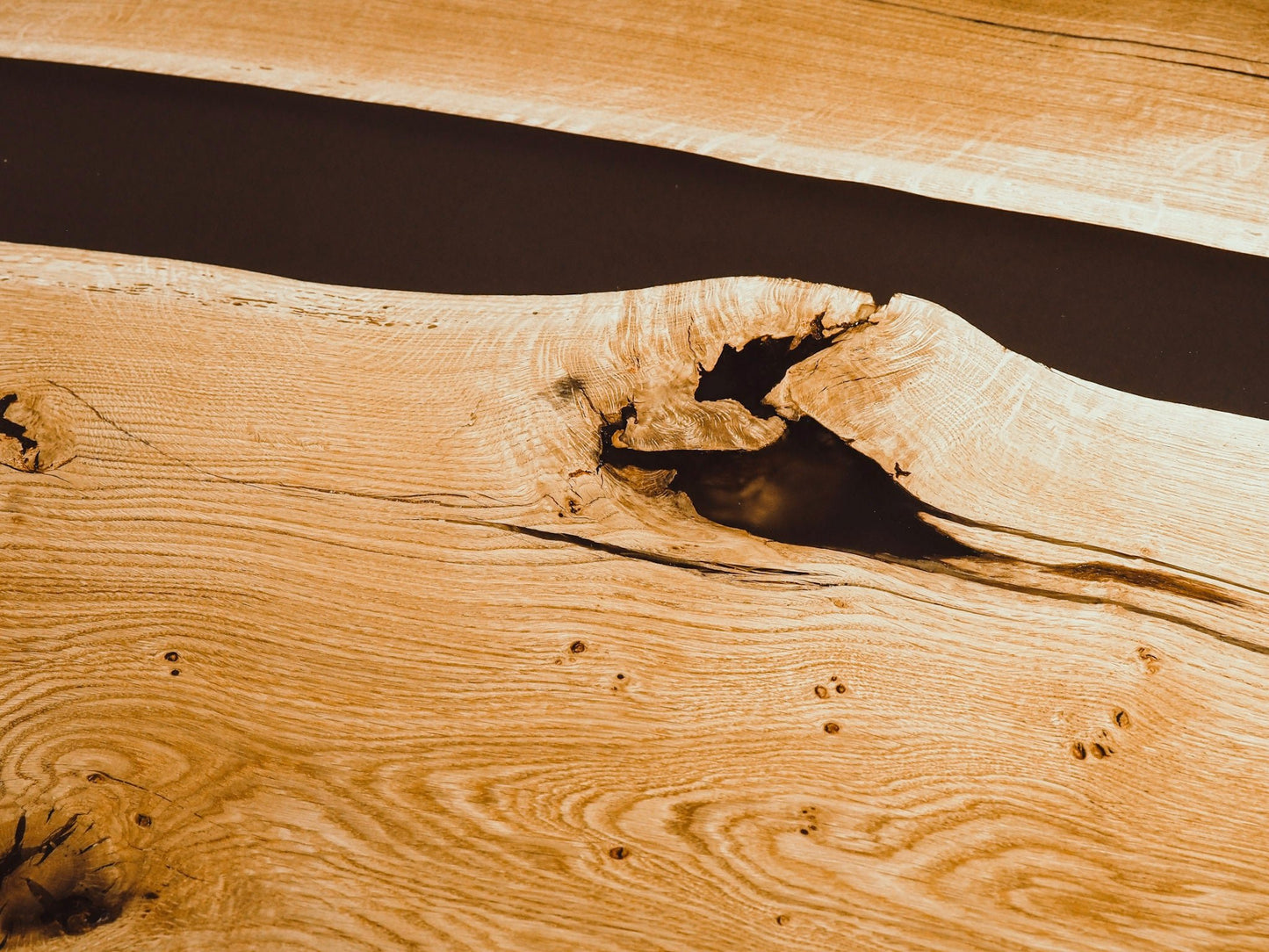 GussHolz - Ihr individueller Esstisch / Couchtisch / Beistelltisch / Tisch aus MünchenEsstisch #Epoxidharztisch# #Rivertable# #Tisch# #München#