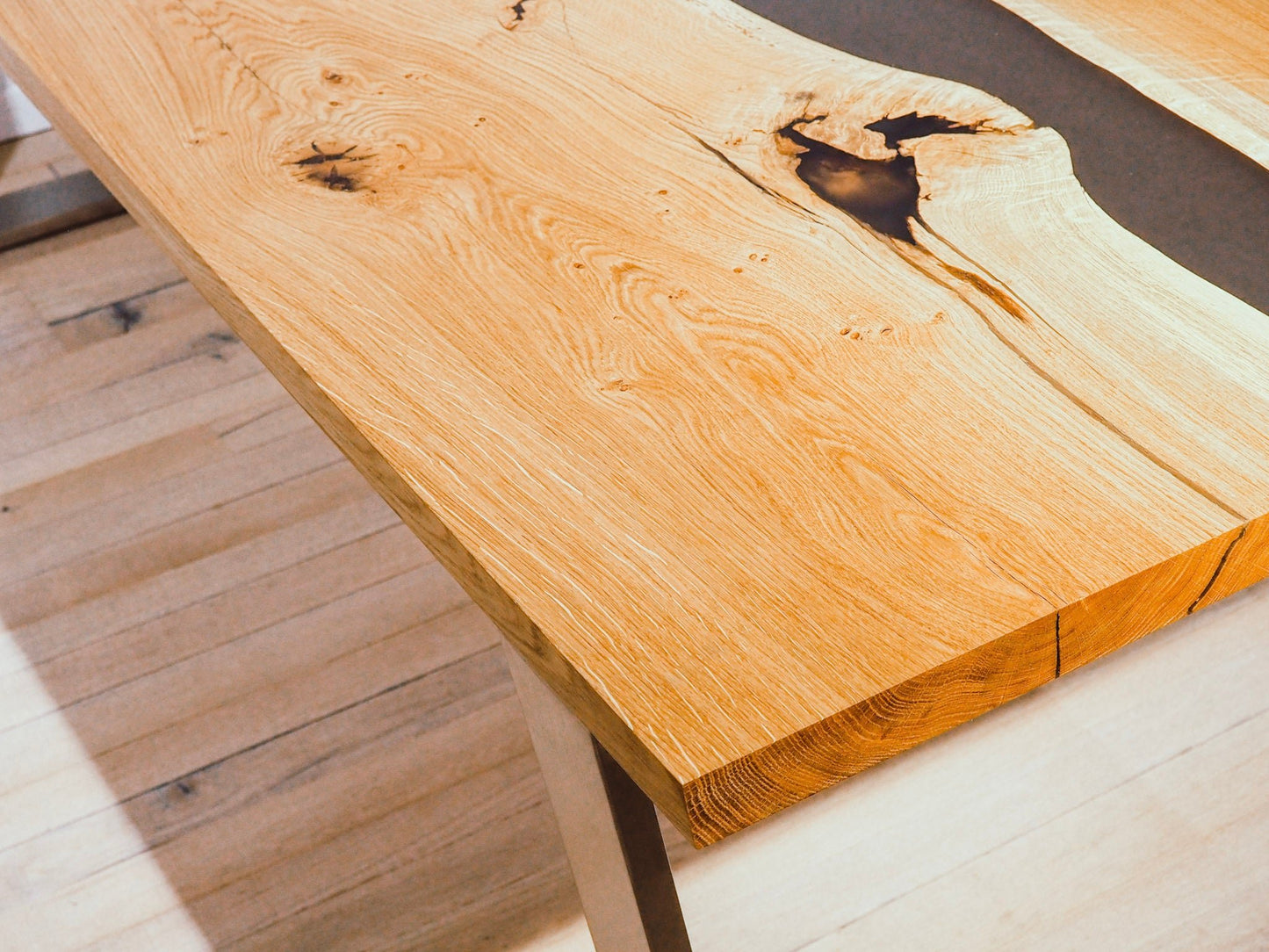 GussHolz - Ihr individueller Esstisch / Couchtisch / Beistelltisch / Tisch aus MünchenEsstisch #Epoxidharztisch# #Rivertable# #Tisch# #München#
