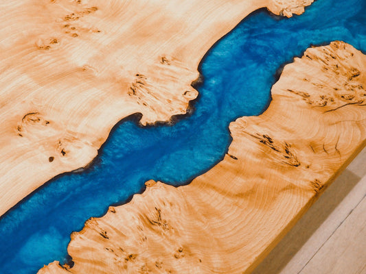 GussHolz - Ihr individueller Esstisch / Couchtisch / Beistelltisch / Tisch aus MünchenEsstisch #Epoxidharztisch# #Rivertable# #Tisch# #München#