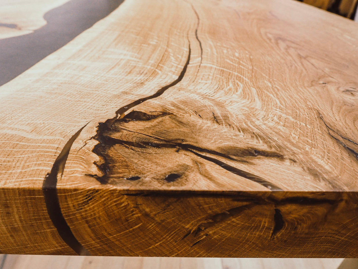 GussHolz - Ihr individueller Esstisch / Couchtisch / Beistelltisch / Tisch aus MünchenEsstisch #Epoxidharztisch# #Rivertable# #Tisch# #München#