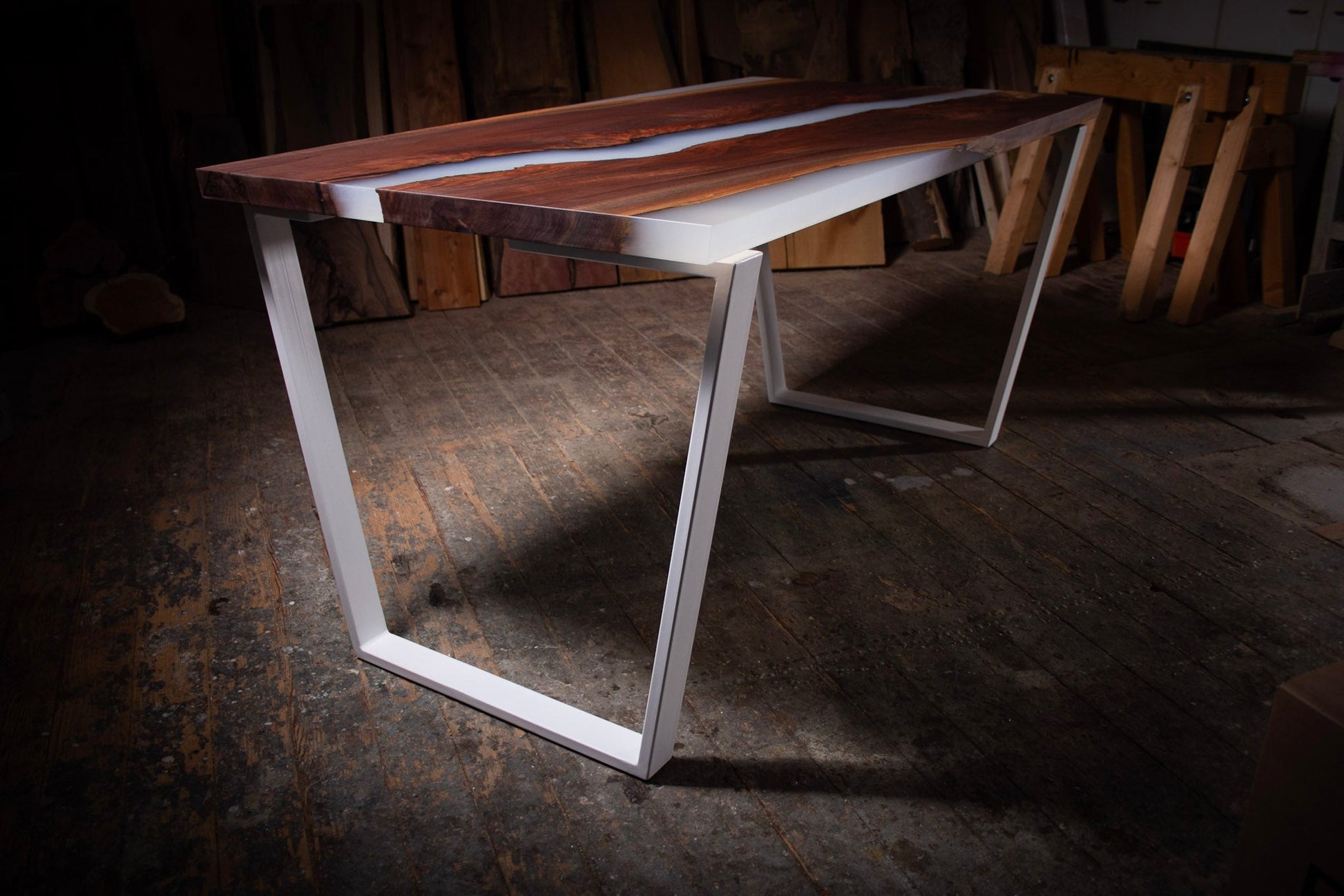 GussHolz - Ihr individueller Esstisch / Couchtisch / Beistelltisch / Tisch aus MünchenEsstisch #Epoxidharztisch# #Rivertable# #Tisch# #München#