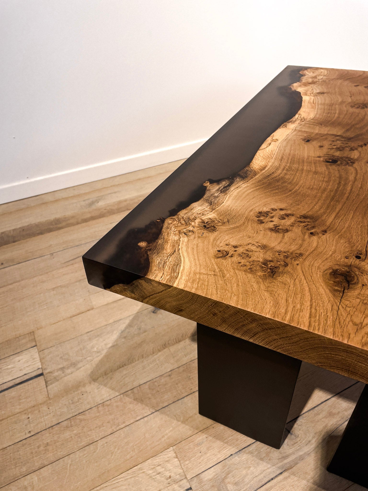 GussHolz - Ihr individueller Esstisch / Couchtisch / Beistelltisch / Tisch aus MünchenCouchtisch #Epoxidharztisch# #Rivertable# #Tisch# #München#