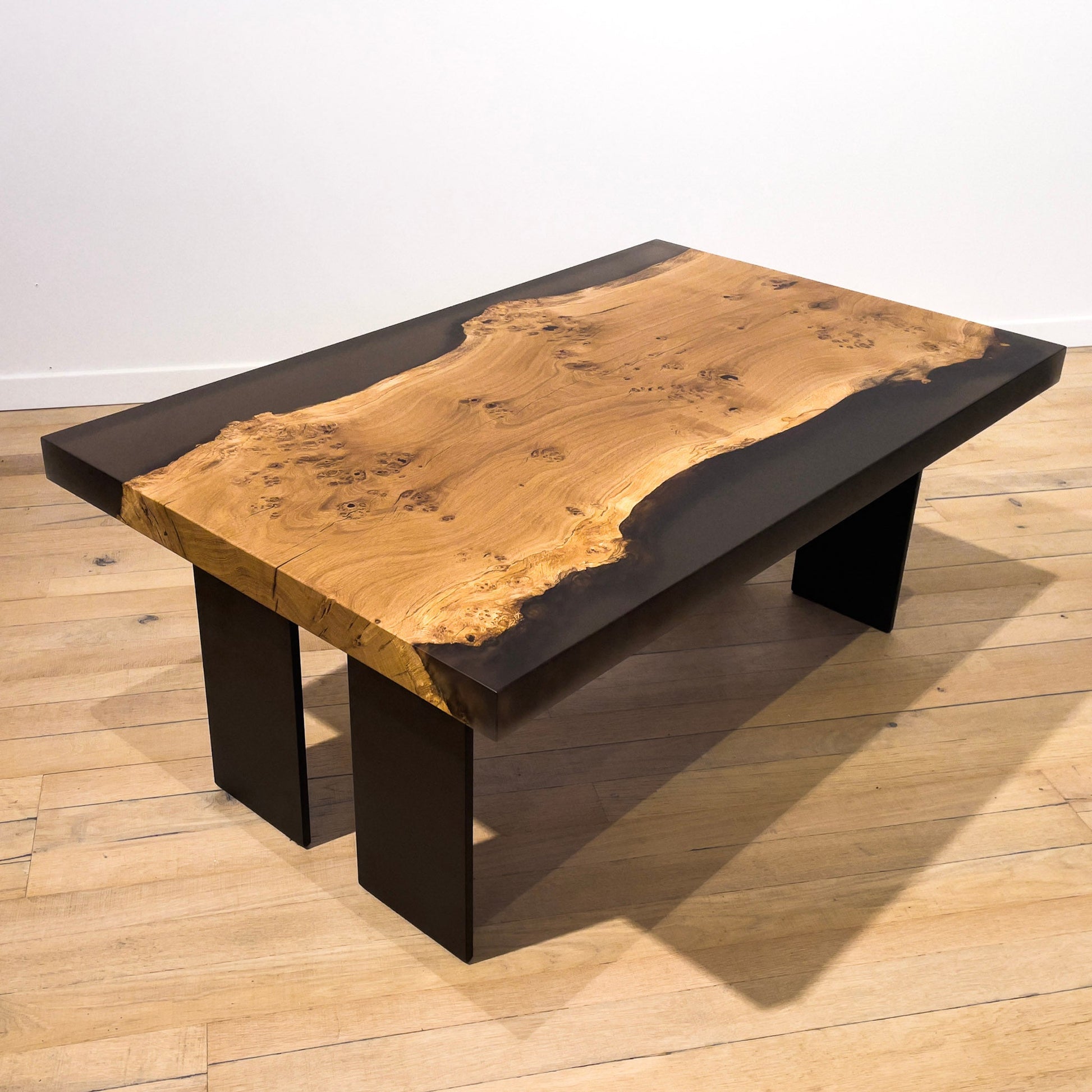 GussHolz - Ihr individueller Esstisch / Couchtisch / Beistelltisch / Tisch aus MünchenCouchtisch #Epoxidharztisch# #Rivertable# #Tisch# #München#