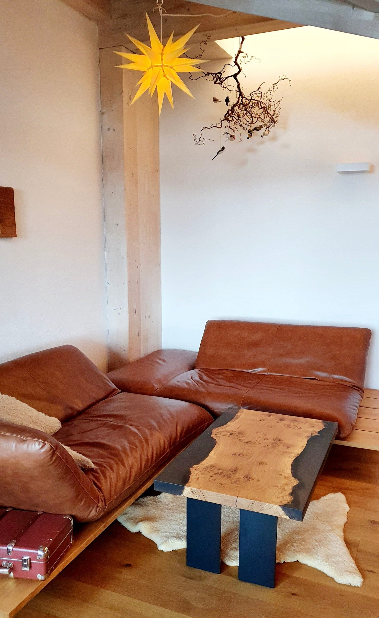 GussHolz - Ihr individueller Esstisch / Couchtisch / Beistelltisch / Tisch aus MünchenCouchtisch #Epoxidharztisch# #Rivertable# #Tisch# #München#