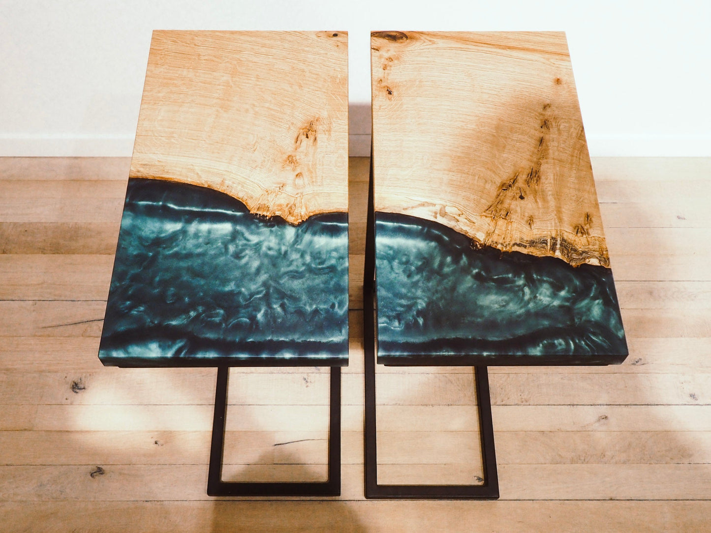 GussHolz - Ihr individueller Esstisch / Couchtisch / Beistelltisch / Tisch aus MünchenBeistelltisch #Epoxidharztisch# #Rivertable# #Tisch# #München#