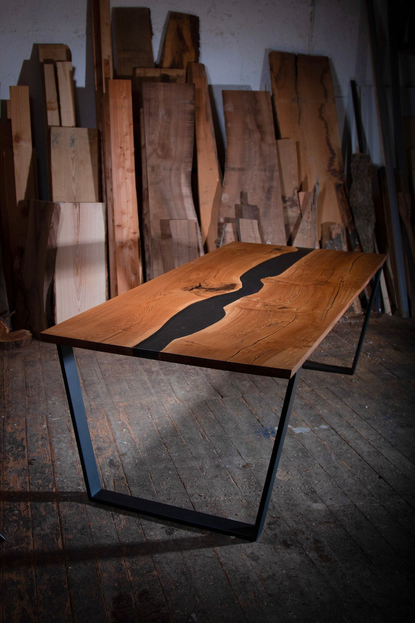 GussHolz - Ihr individueller Esstisch / Couchtisch / Beistelltisch / Tisch aus MünchenEsstisch #Epoxidharztisch# #Rivertable# #Tisch# #München#