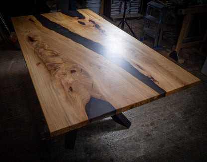 GussHolz - Ihr individueller Esstisch / Couchtisch / Beistelltisch / Tisch aus MünchenEsstisch #Epoxidharztisch# #Rivertable# #Tisch# #München#