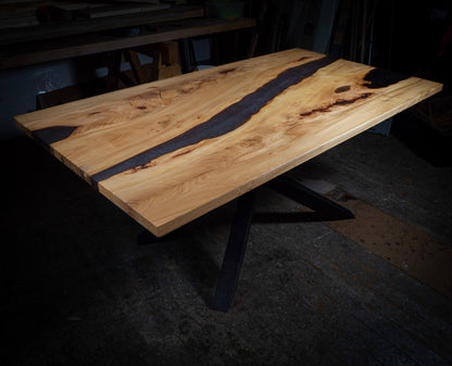 GussHolz - Ihr individueller Esstisch / Couchtisch / Beistelltisch / Tisch aus MünchenEsstisch #Epoxidharztisch# #Rivertable# #Tisch# #München#