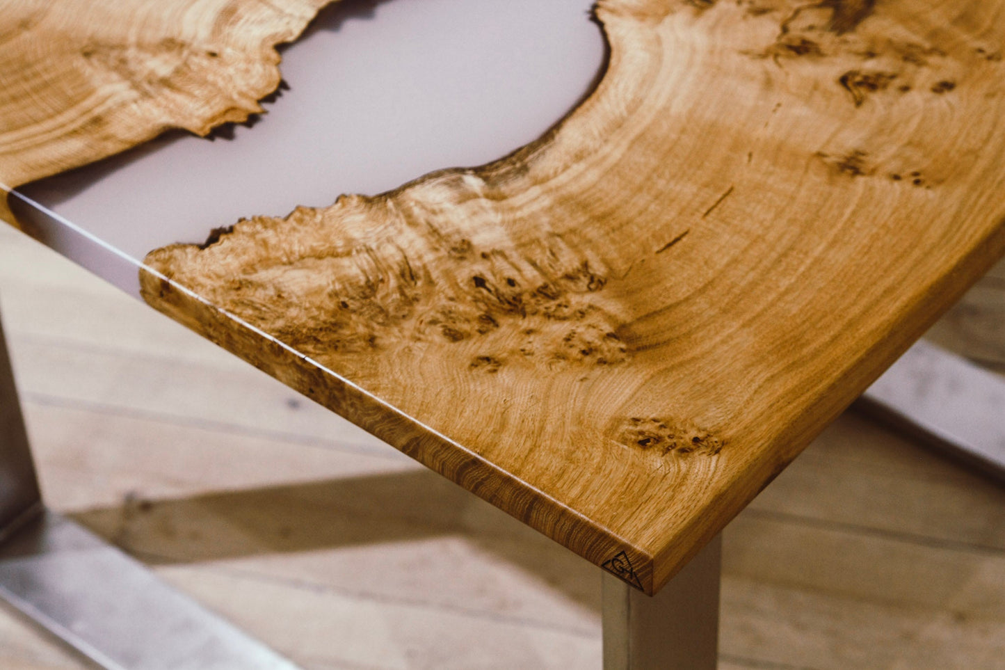 GussHolz - Ihr individueller Esstisch / Couchtisch / Beistelltisch / Tisch aus MünchenCouchtisch #Epoxidharztisch# #Rivertable# #Tisch# #München#