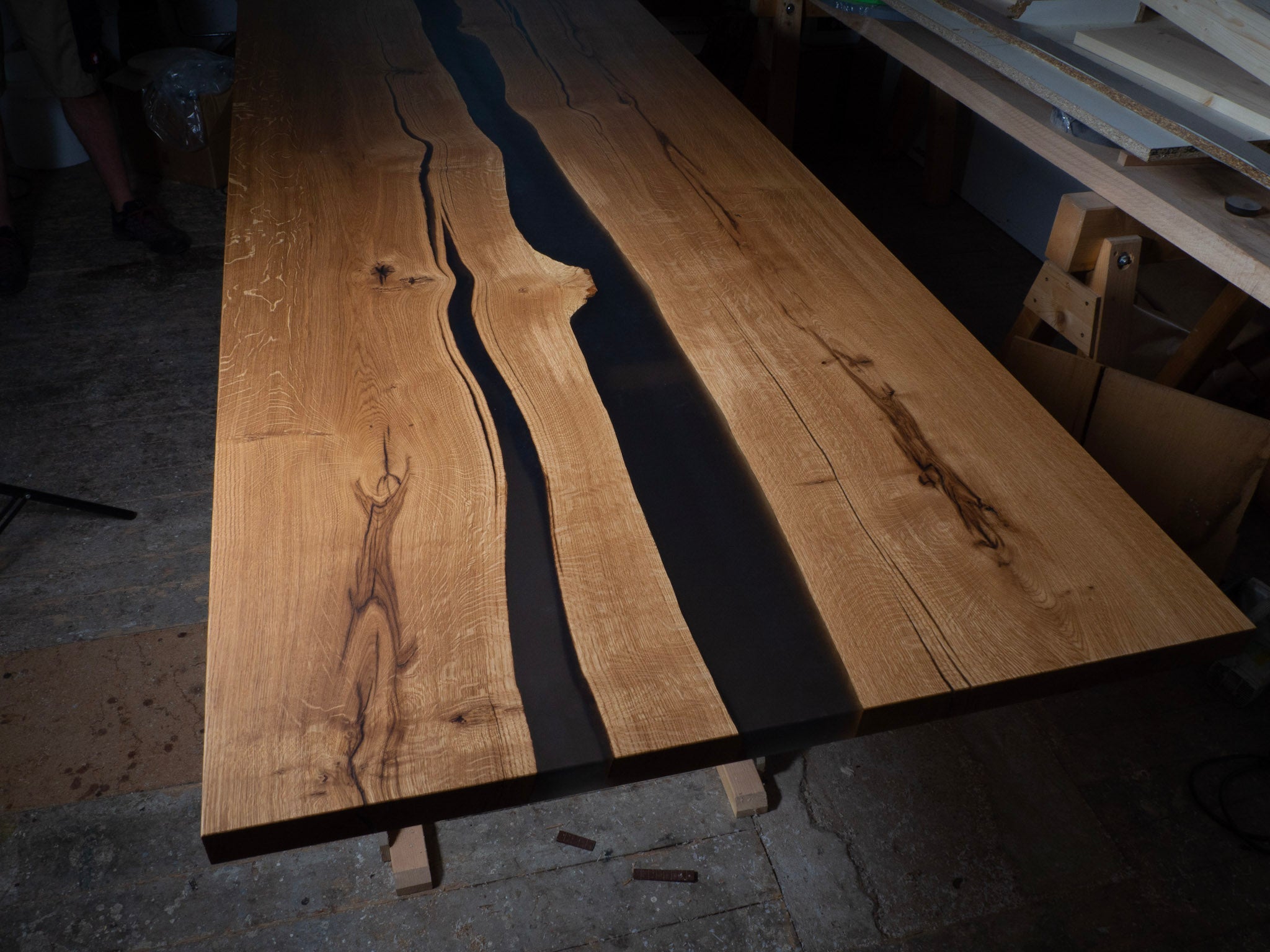 GussHolz - Ihr individueller Esstisch / Couchtisch / Beistelltisch / Tisch aus MünchenEsstisch #Epoxidharztisch# #Rivertable# #Tisch# #München#