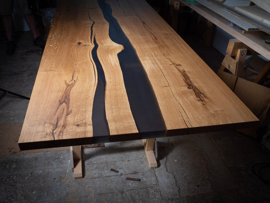 GussHolz - Ihr individueller Esstisch / Couchtisch / Beistelltisch / Tisch aus MünchenEsstisch #Epoxidharztisch# #Rivertable# #Tisch# #München#