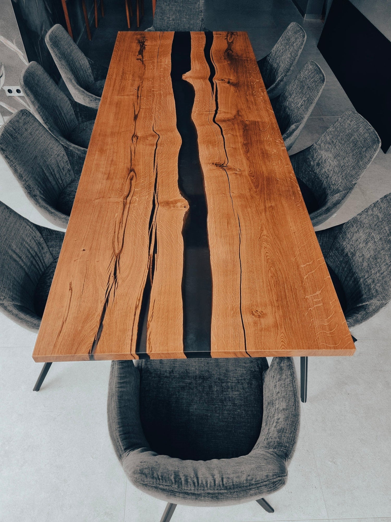 GussHolz - Ihr individueller Esstisch / Couchtisch / Beistelltisch / Tisch aus MünchenEsstisch #Epoxidharztisch# #Rivertable# #Tisch# #München#