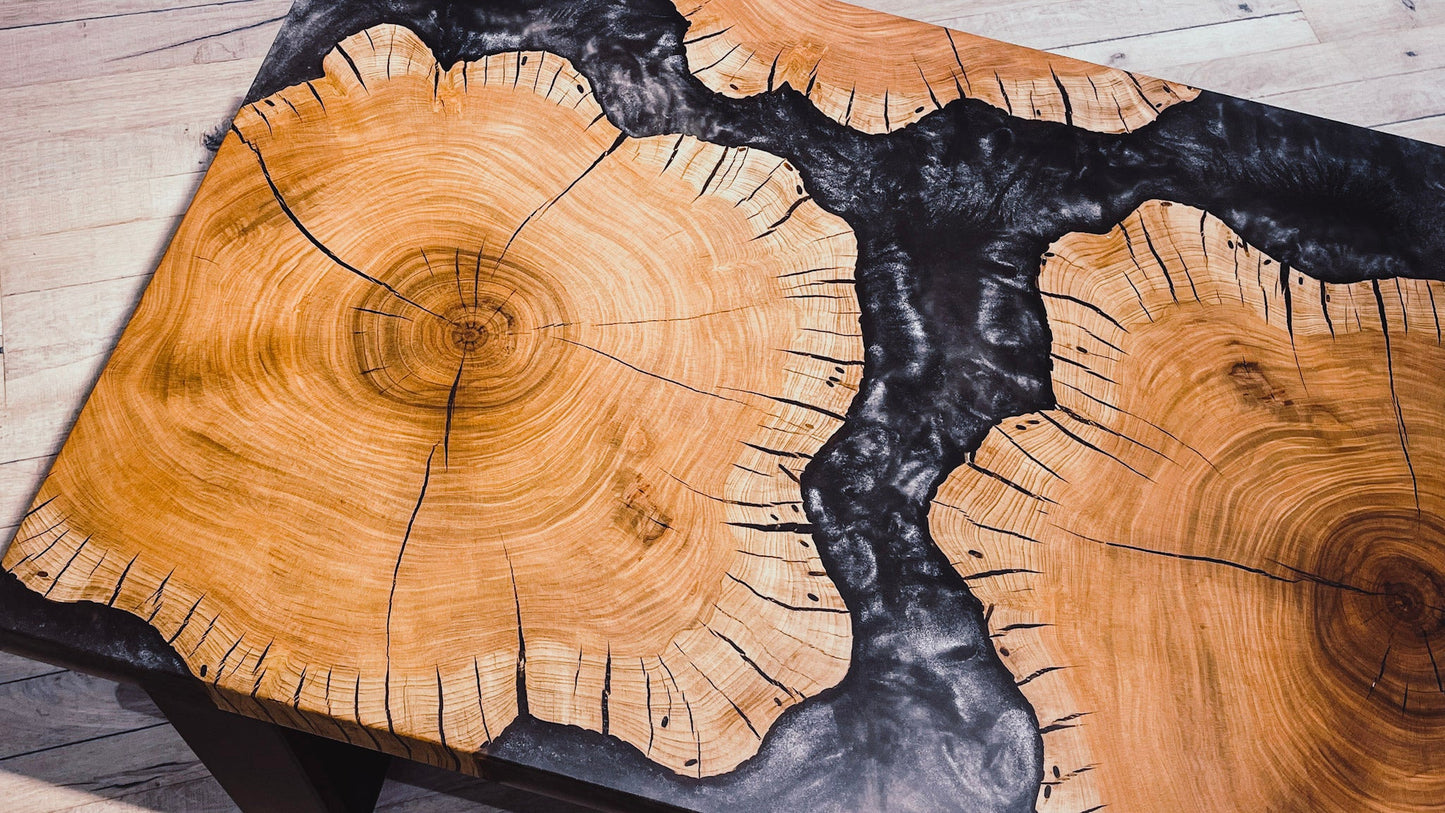 GussHolz - Ihr individueller Esstisch / Couchtisch / Beistelltisch / Tisch aus MünchenCouchtisch #Epoxidharztisch# #Rivertable# #Tisch# #München#