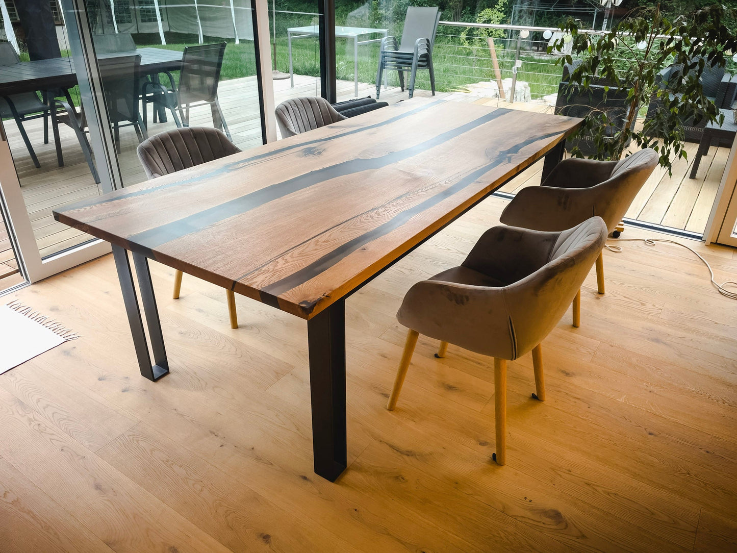 GussHolz - Massivholztische / Rivertable / Epoxidharztische in der Nähe von München kaufenEsstisch #Epoxidharztisch# #Rivertable# #Massivholztisch# #München#