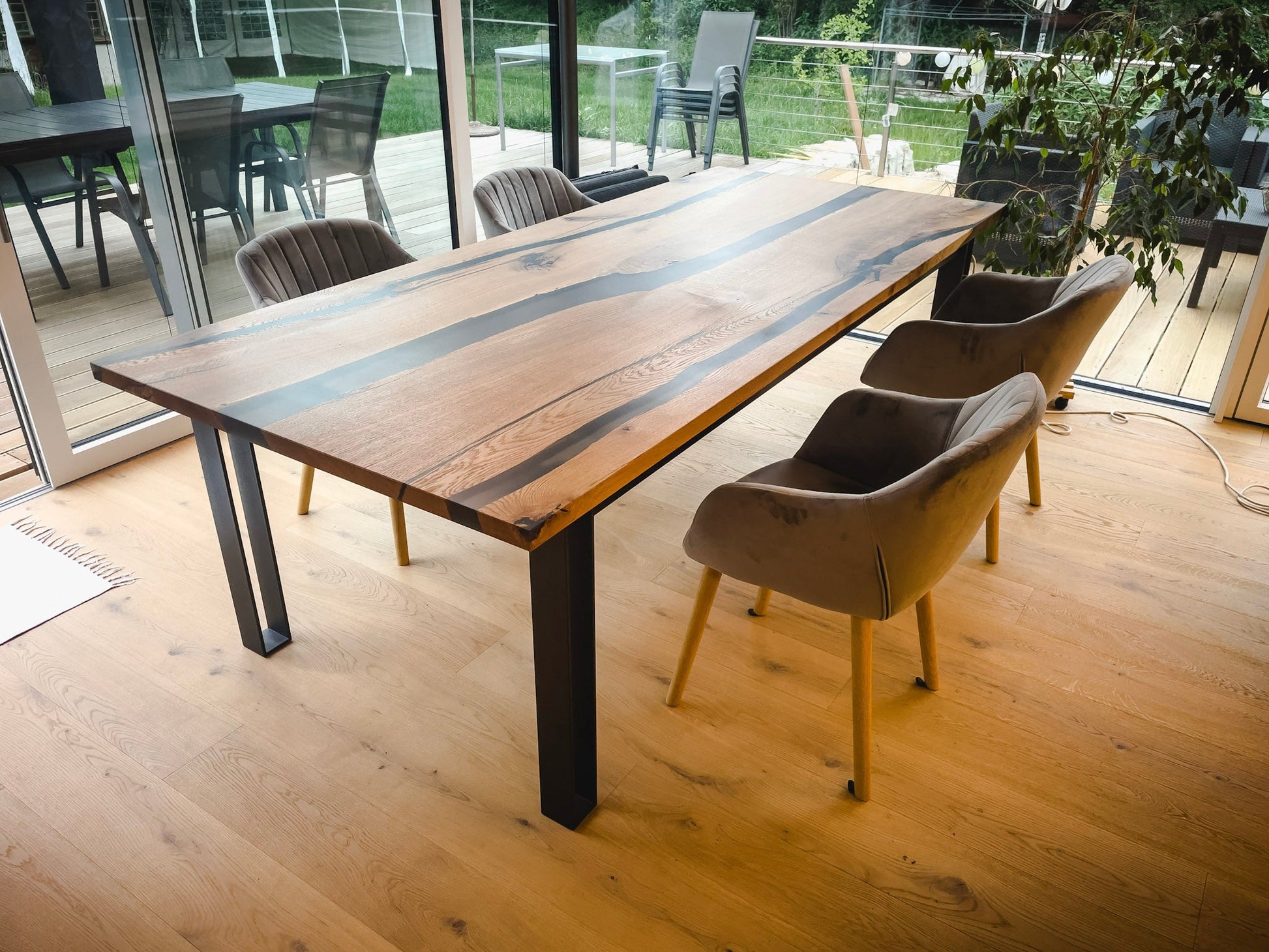GussHolz - Massivholztische / Rivertable / Epoxidharztische in der Nähe von München kaufenEsstisch #Epoxidharztisch# #Rivertable# #Massivholztisch# #München#