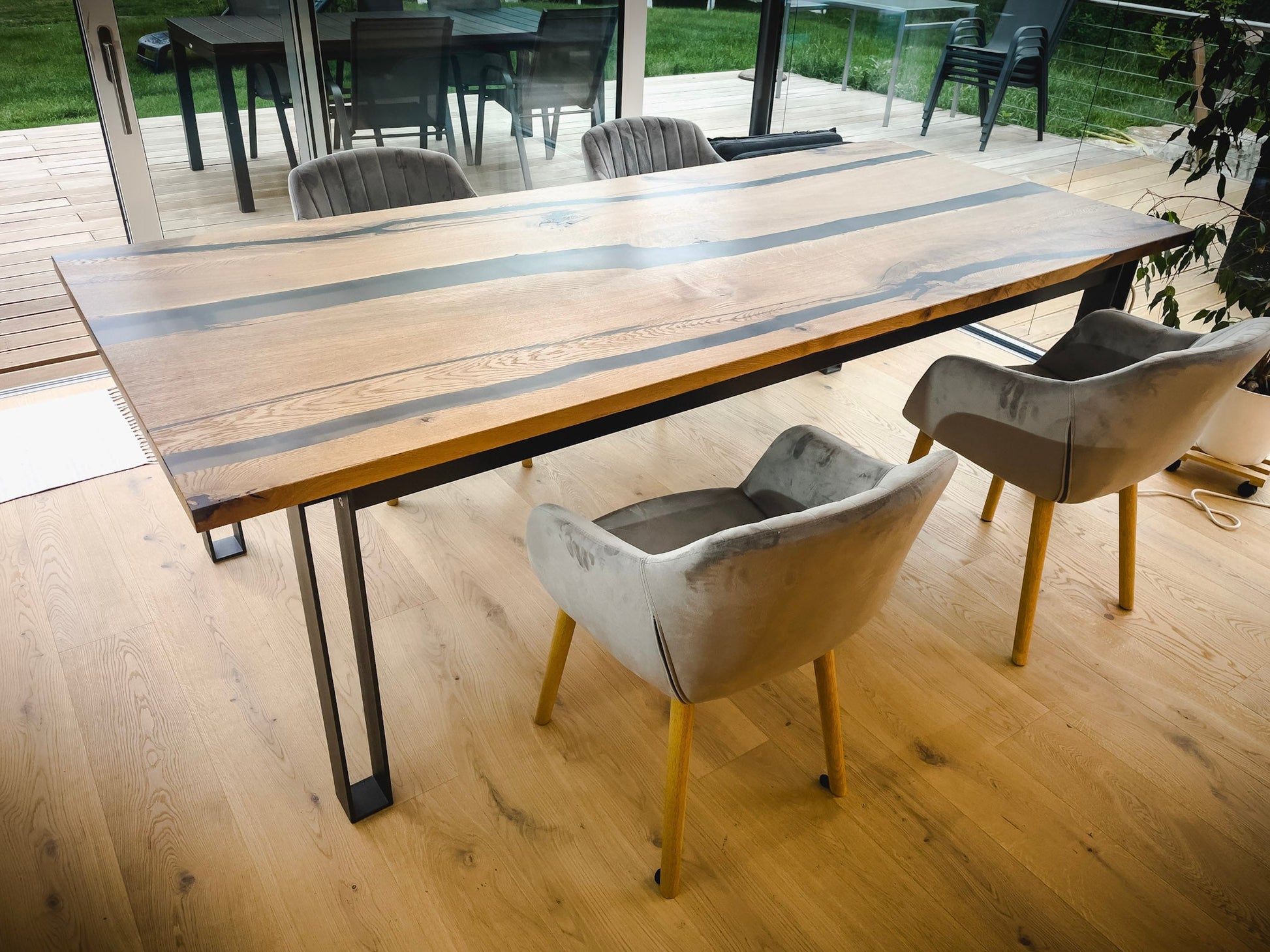 GussHolz - Massivholztische / Rivertable / Epoxidharztische in der Nähe von München kaufenEsstisch #Epoxidharztisch# #Rivertable# #Massivholztisch# #München#