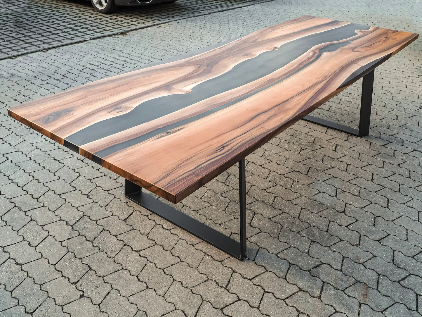 GussHolz - Ihr individueller Esstisch / Couchtisch / Beistelltisch / Tisch aus MünchenEsstisch #Epoxidharztisch# #Rivertable# #Tisch# #München#