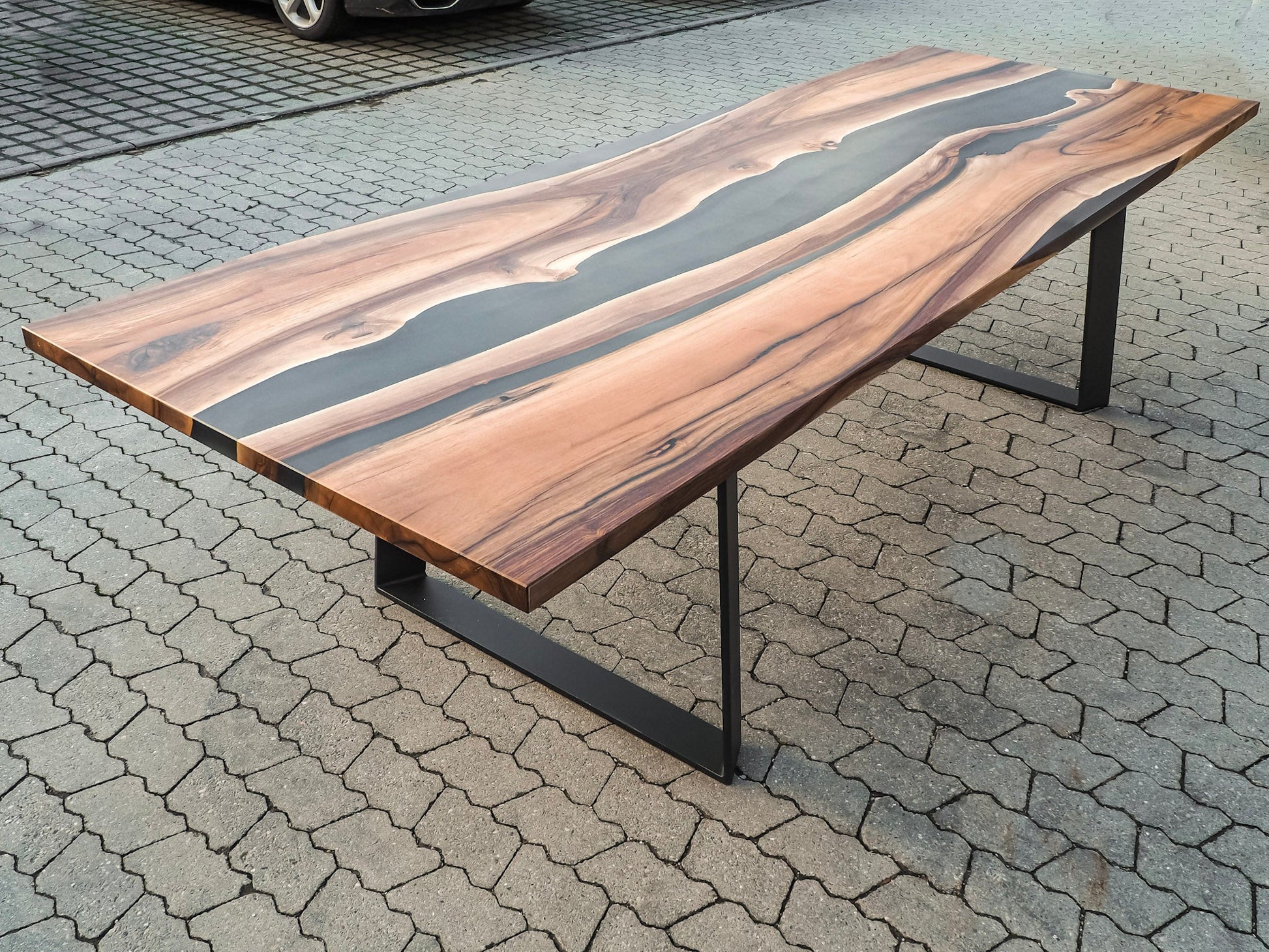 GussHolz - Ihr individueller Esstisch / Couchtisch / Beistelltisch / Tisch aus MünchenEsstisch #Epoxidharztisch# #Rivertable# #Tisch# #München#