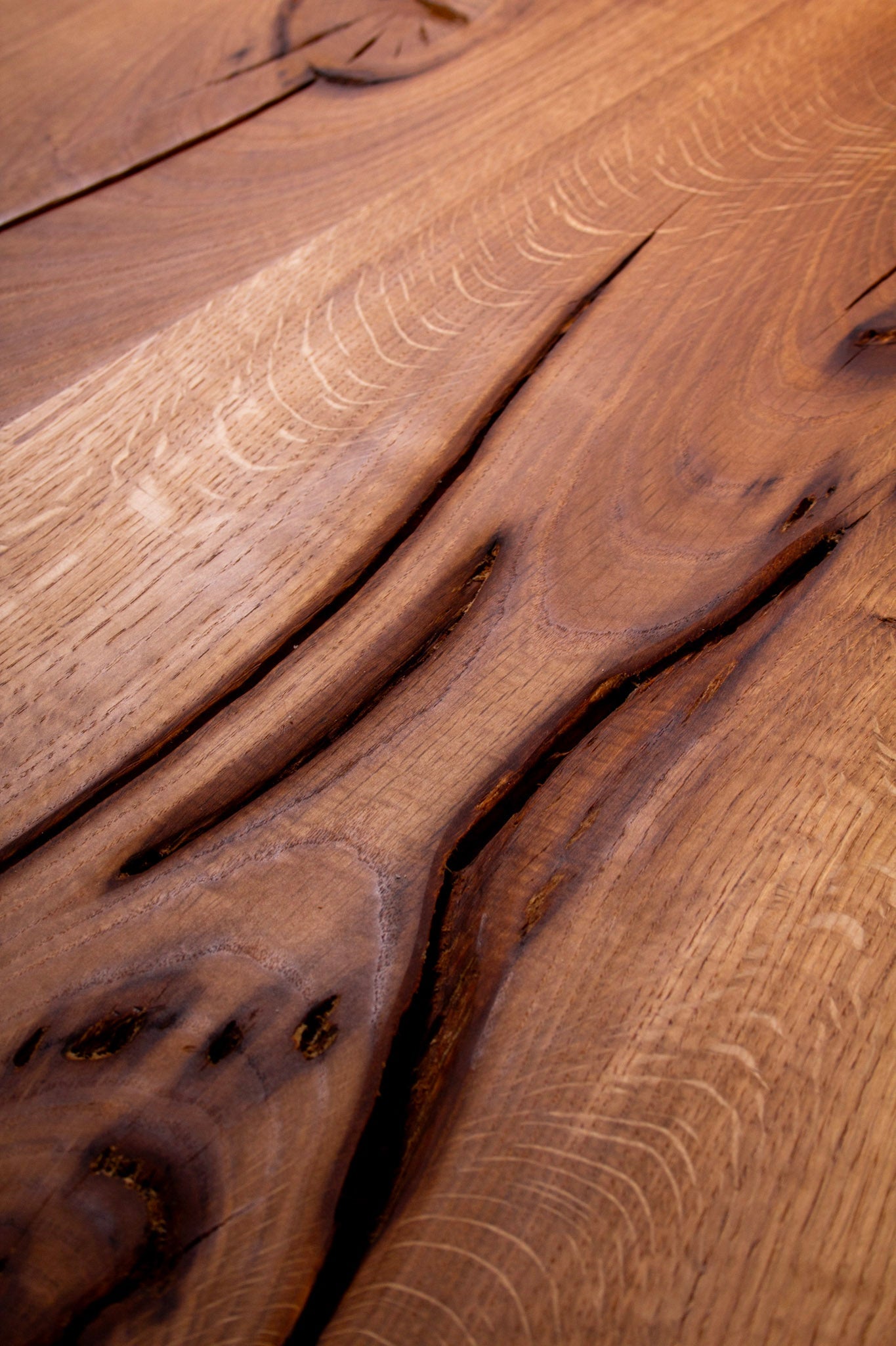 GussHolz - Ihr individueller Esstisch / Couchtisch / Beistelltisch / Tisch aus MünchenKonferenztisch #Epoxidharztisch# #Rivertable# #Tisch# #München#