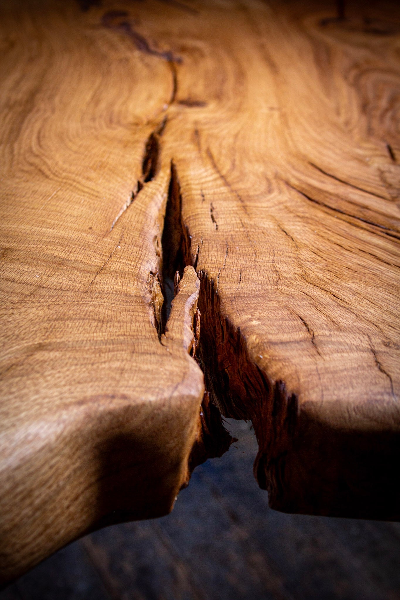 GussHolz - Ihr individueller Esstisch / Couchtisch / Beistelltisch / Tisch aus MünchenKonferenztisch #Epoxidharztisch# #Rivertable# #Tisch# #München#