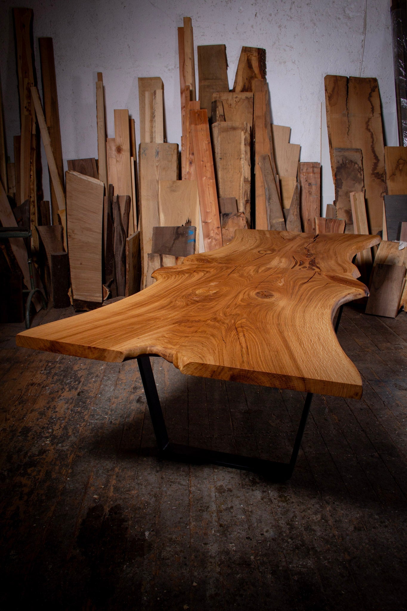 GussHolz - Ihr individueller Esstisch / Couchtisch / Beistelltisch / Tisch aus MünchenKonferenztisch #Epoxidharztisch# #Rivertable# #Tisch# #München#